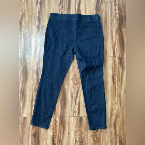 St John’s Bay Women’s Blue Jeans - Picture 2 of 2